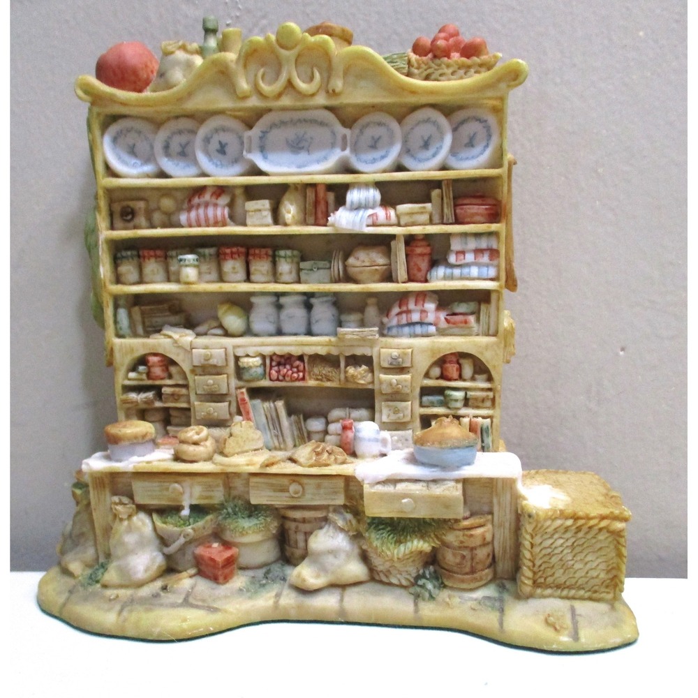 Vintage Brambly Hedge Mini Kitchen Hutch Figurine Rustic Farmhouse Resin 5 inch